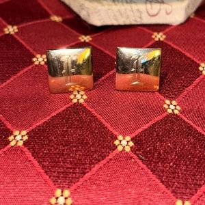 Vintage Gold Tone square Cufflinks - letter : E